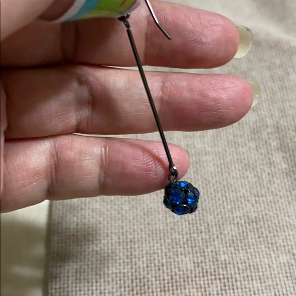 🖤Blue crystal💕 ball earrings - Picture 6 of 7